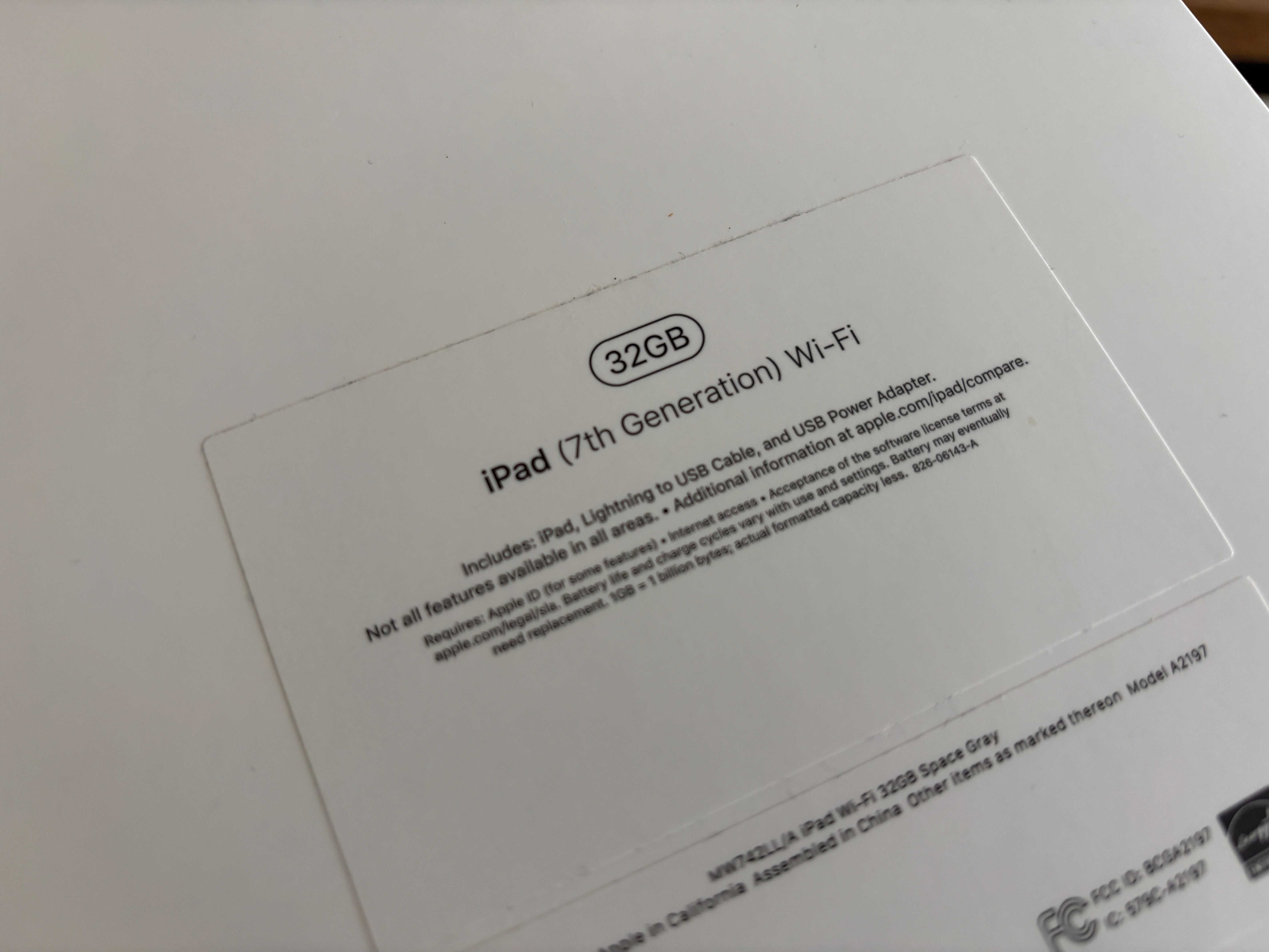 iPad 7 Wi-Fi (A2197) – Stan bardzo dobry, pełny zestaw bez ładowarki