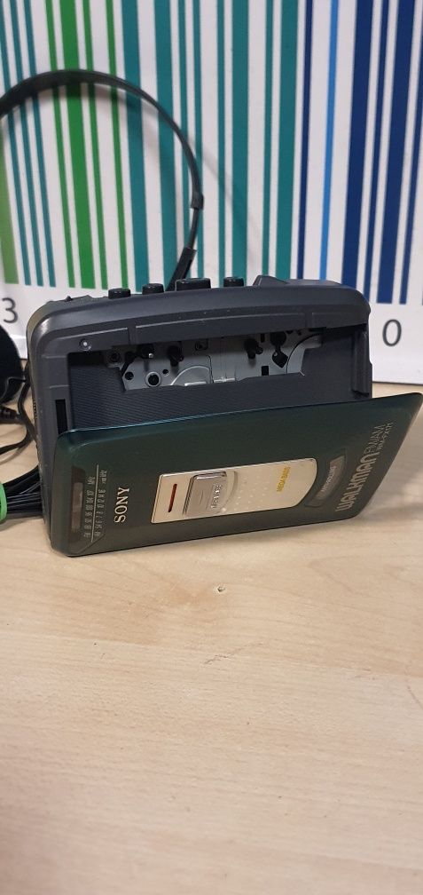 Walkman z radiem FM SONY WM-FX171 z słuchawkami sprawny