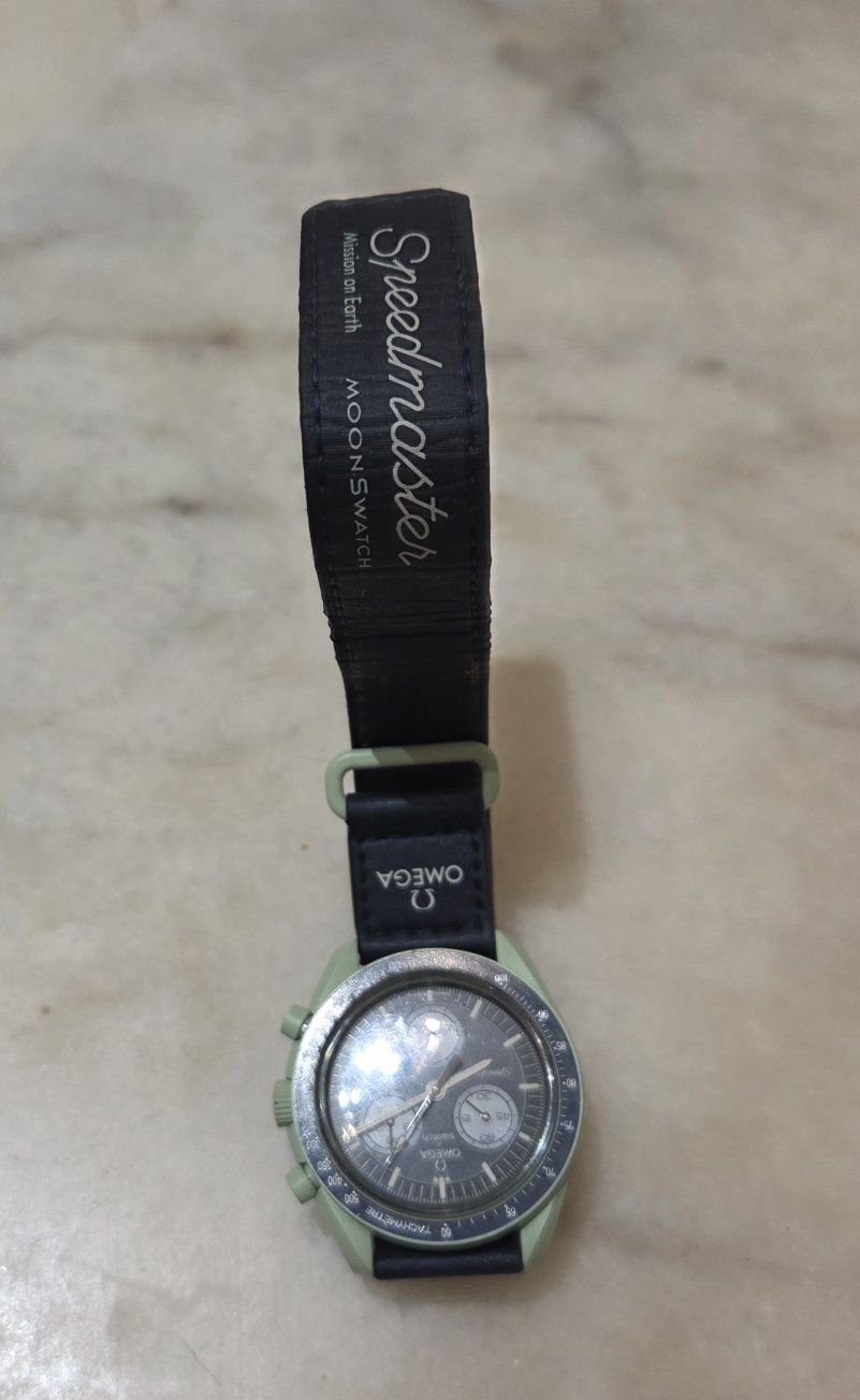 MoonSwatch Omega