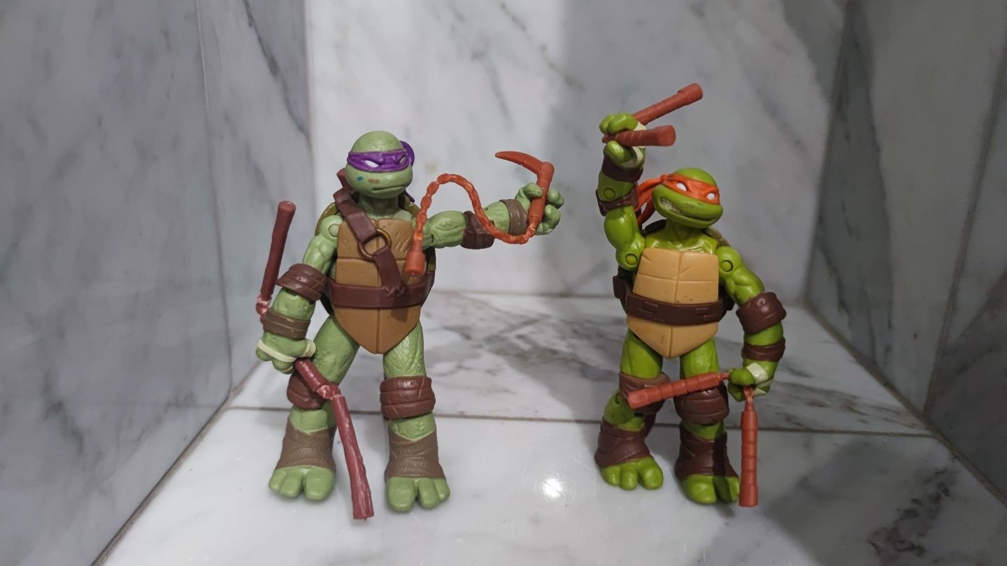 Dwie figurki żółwi ninja