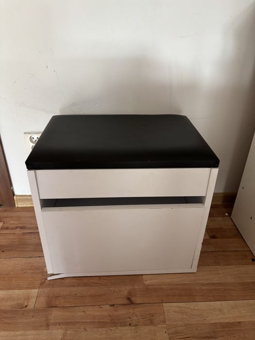 Szafka na buty, pufa