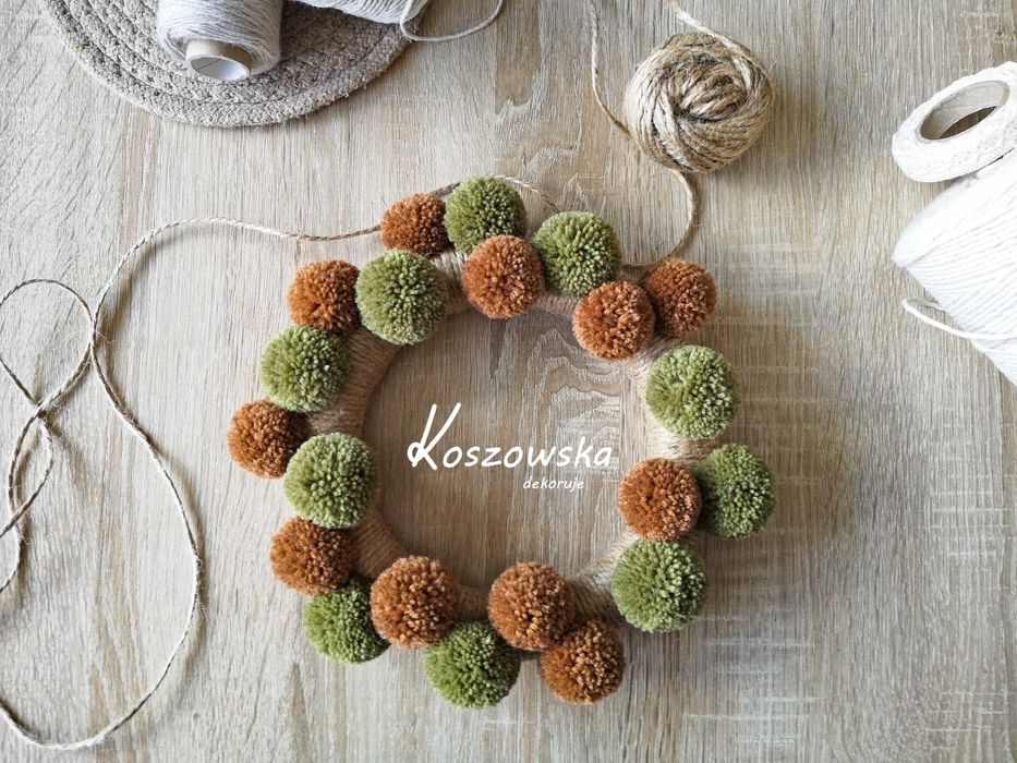 Wianek pompony włóczka TuliWianek jesienny jesień - Koszowska dekoruje