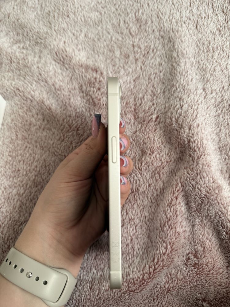 iPhone 13 128 GB Starlight + 5 case’ów + 2 kable - bardzo dobry stan!