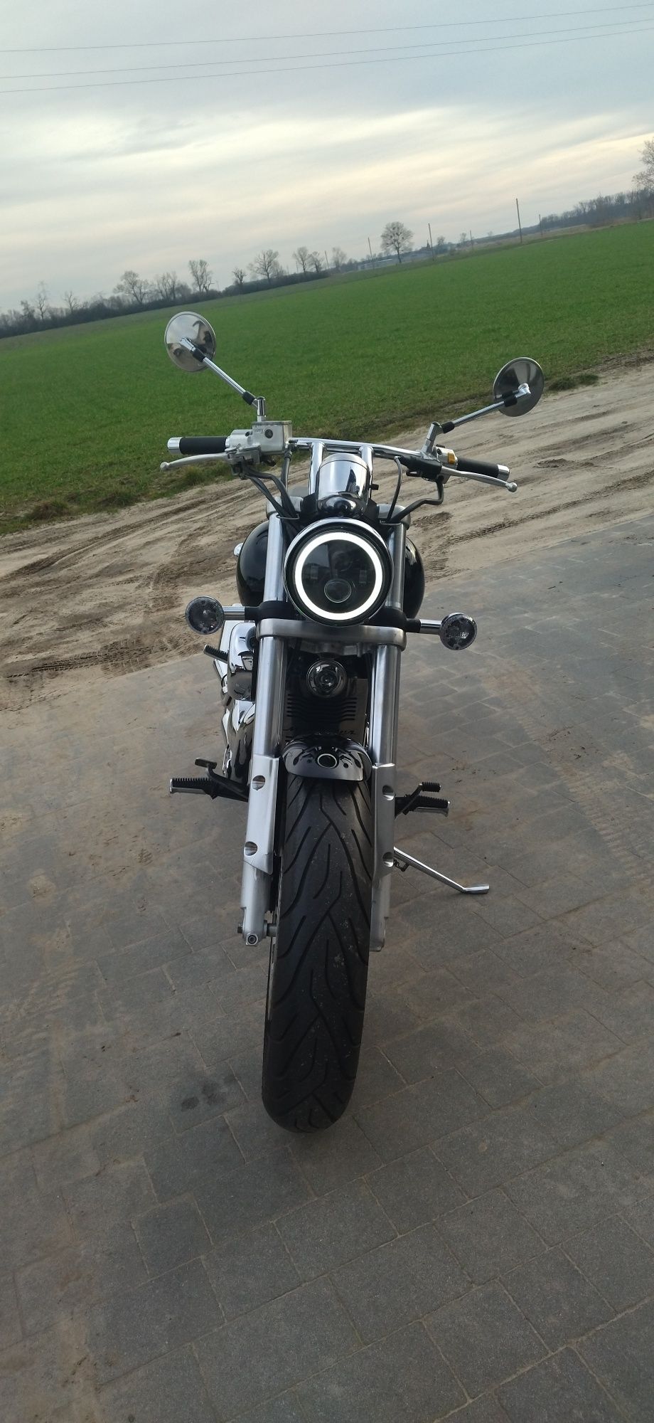 SPRZEDAM SUZUKI VZ 800 jak nowy !!