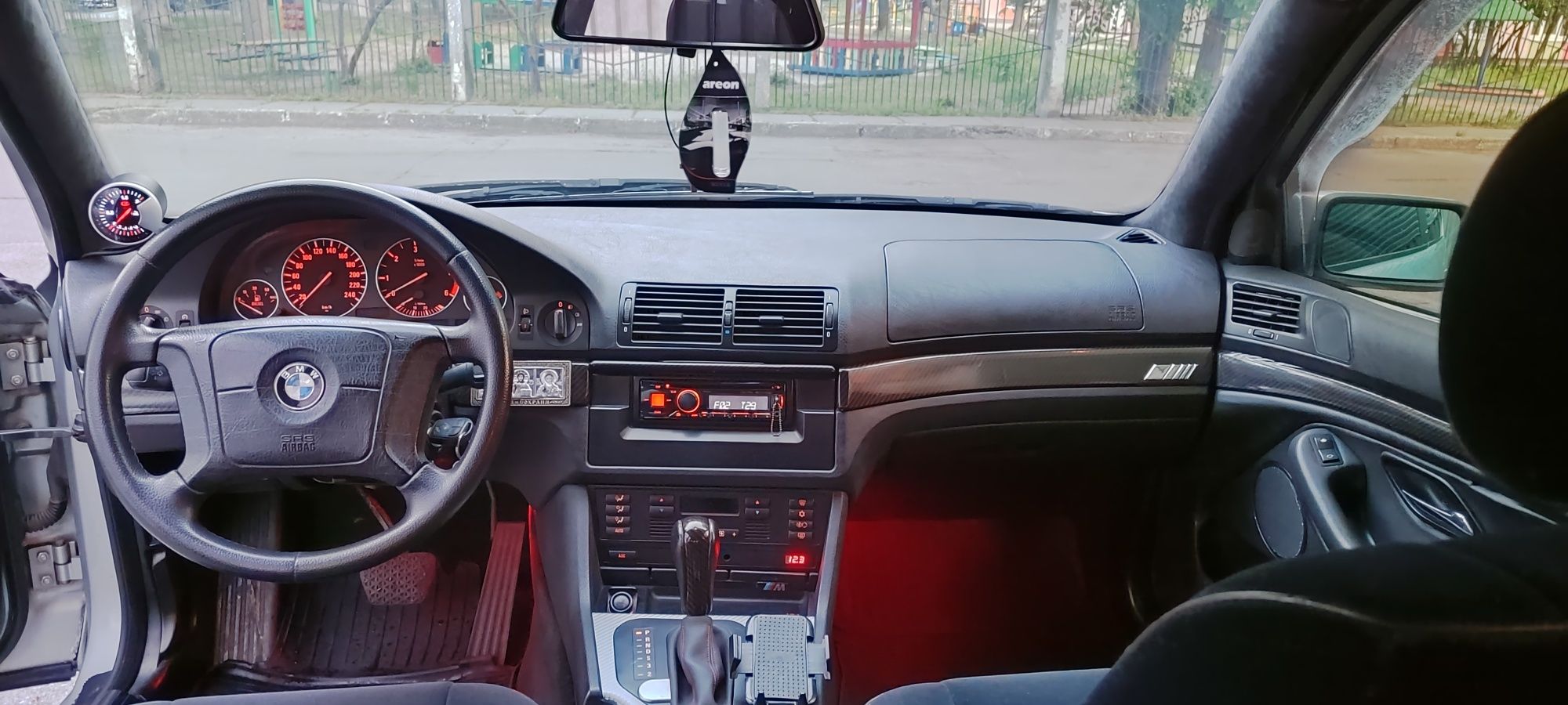 BMW e39 525 tds продам