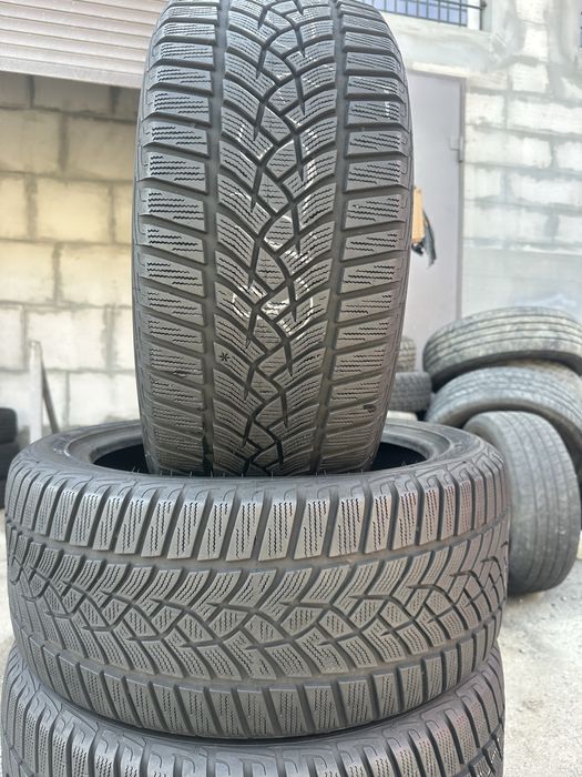235/45/18 шины зима отличные Goodyear 2023 год 7+ ми