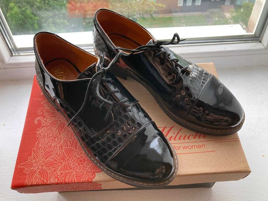 Туфлі нові,38р.,чорні, лакована шкіра (Мілуччі,Бровари)