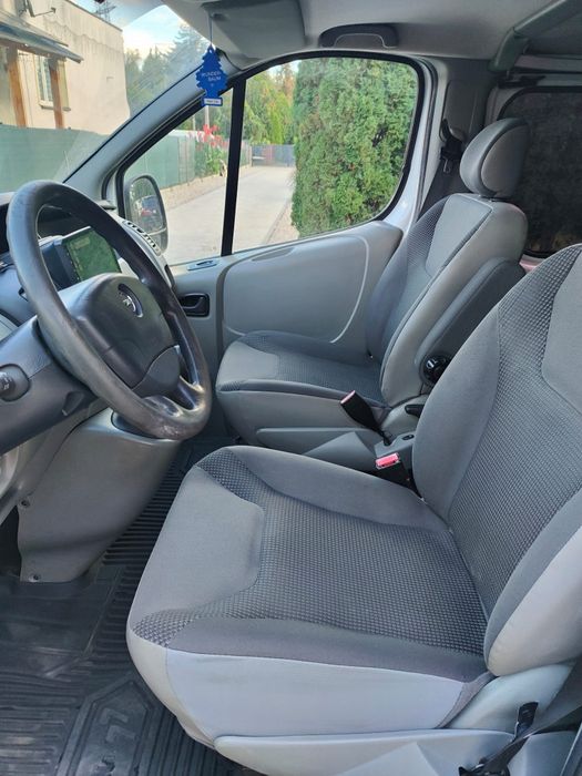 Opel vivaro brygadówka 5 osobowy. 2.0 2012r