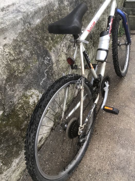 Bicicleta em bom estado conforme mostra as fotos