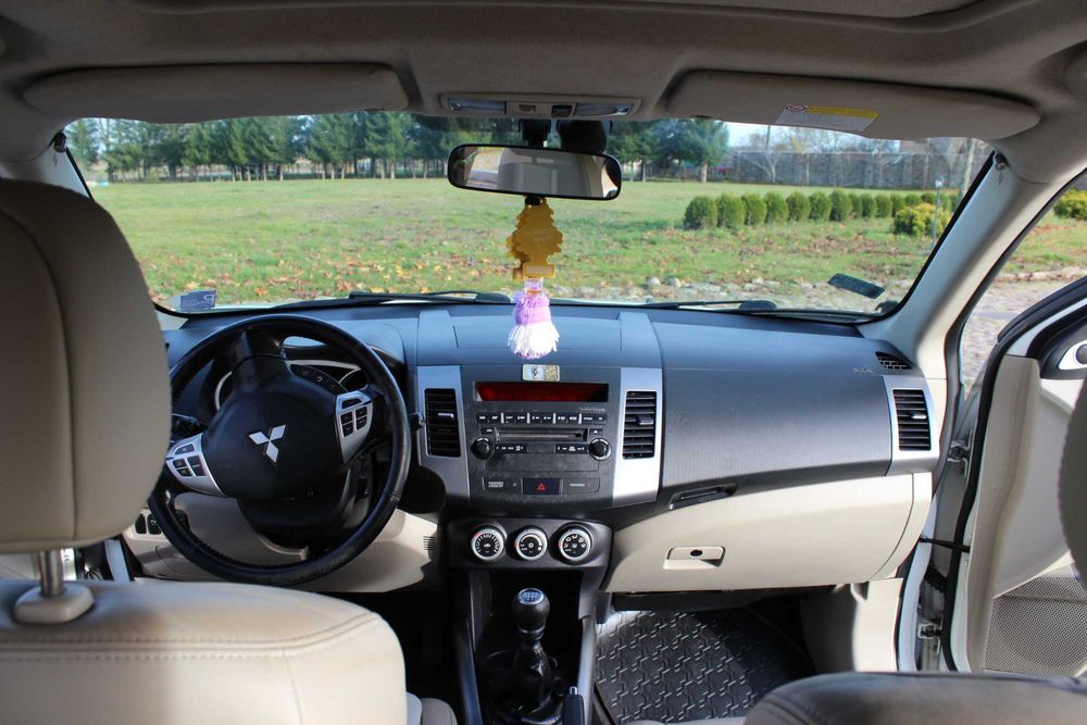 Mitsubishi Outlander 2009 2.0 140KM 4WD