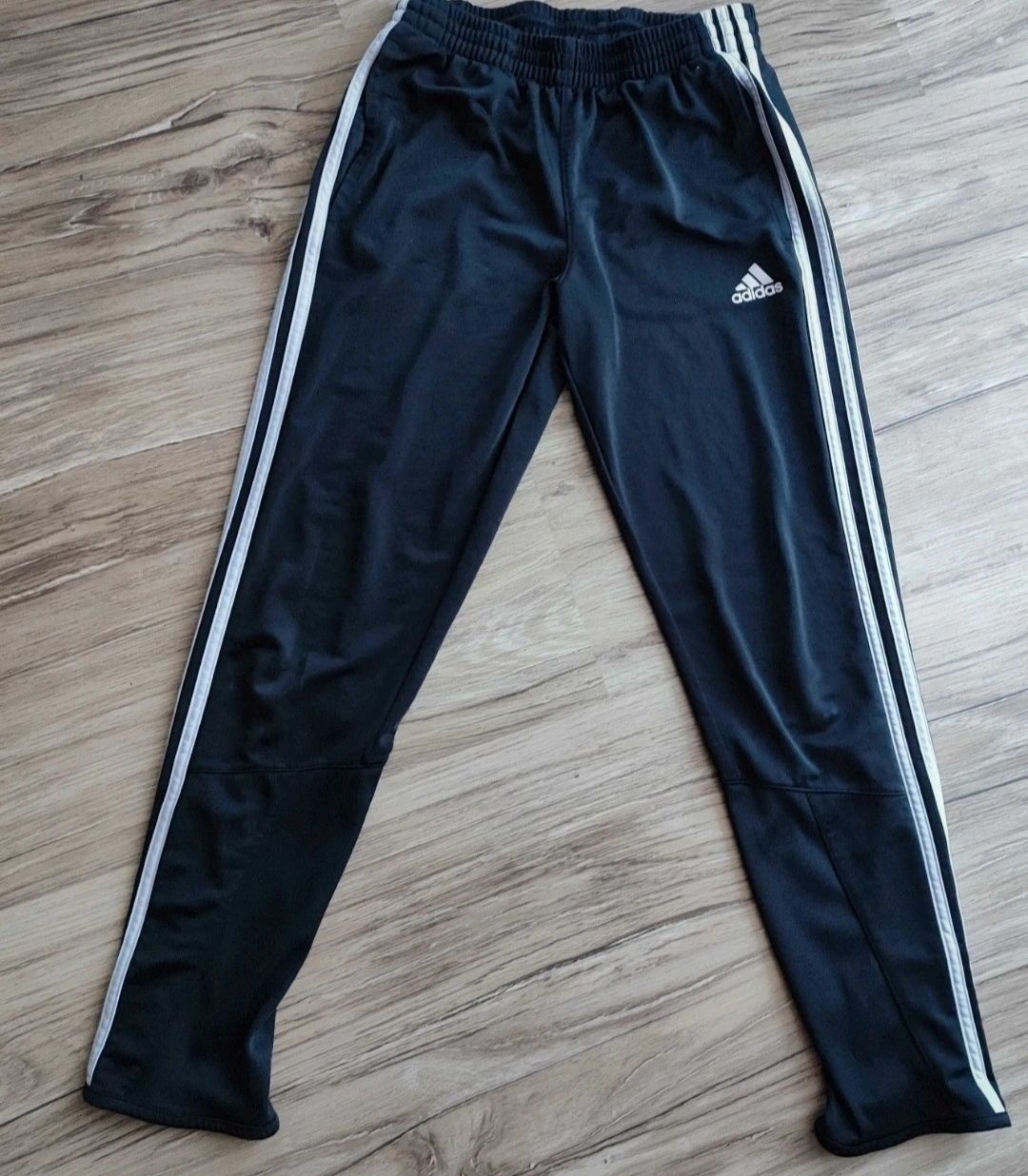 Spodnie dresowe Adidas 152