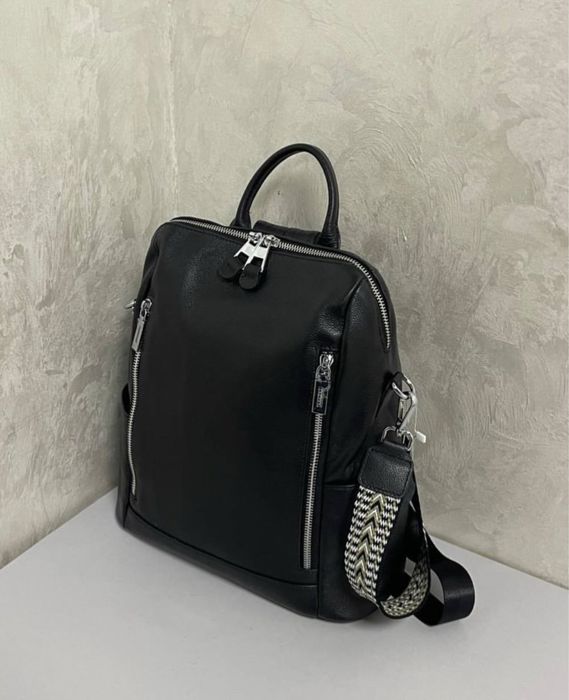 Жіночий шкіряний рюкзак в кольорах