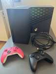 XBOX series X + 2 pady z akumulatorami