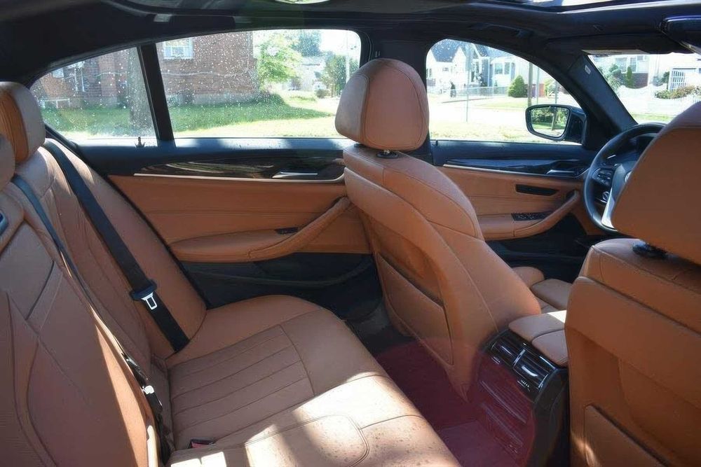 BMW 5 Series 530e Hybrid Plug-in      2023