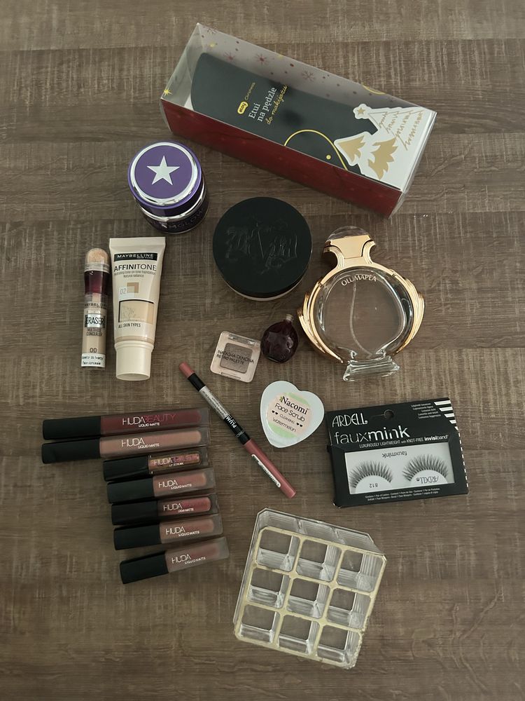 Zestaw kosmetykow paco rabanne jimmy choo natasha demon rare beauty