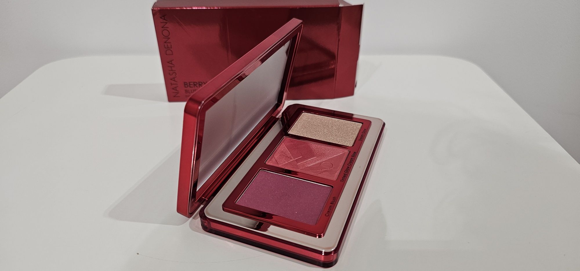 NATASHA DENONA  Berry Pop Cheek Trio  Paleta róż i rozświetlacze