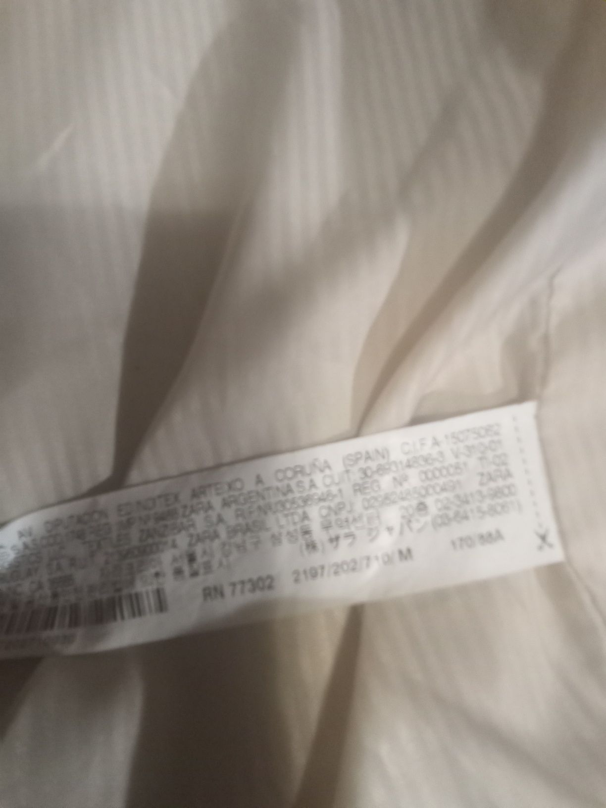 Шубка,мех ,колір білий ,р,М.,zara