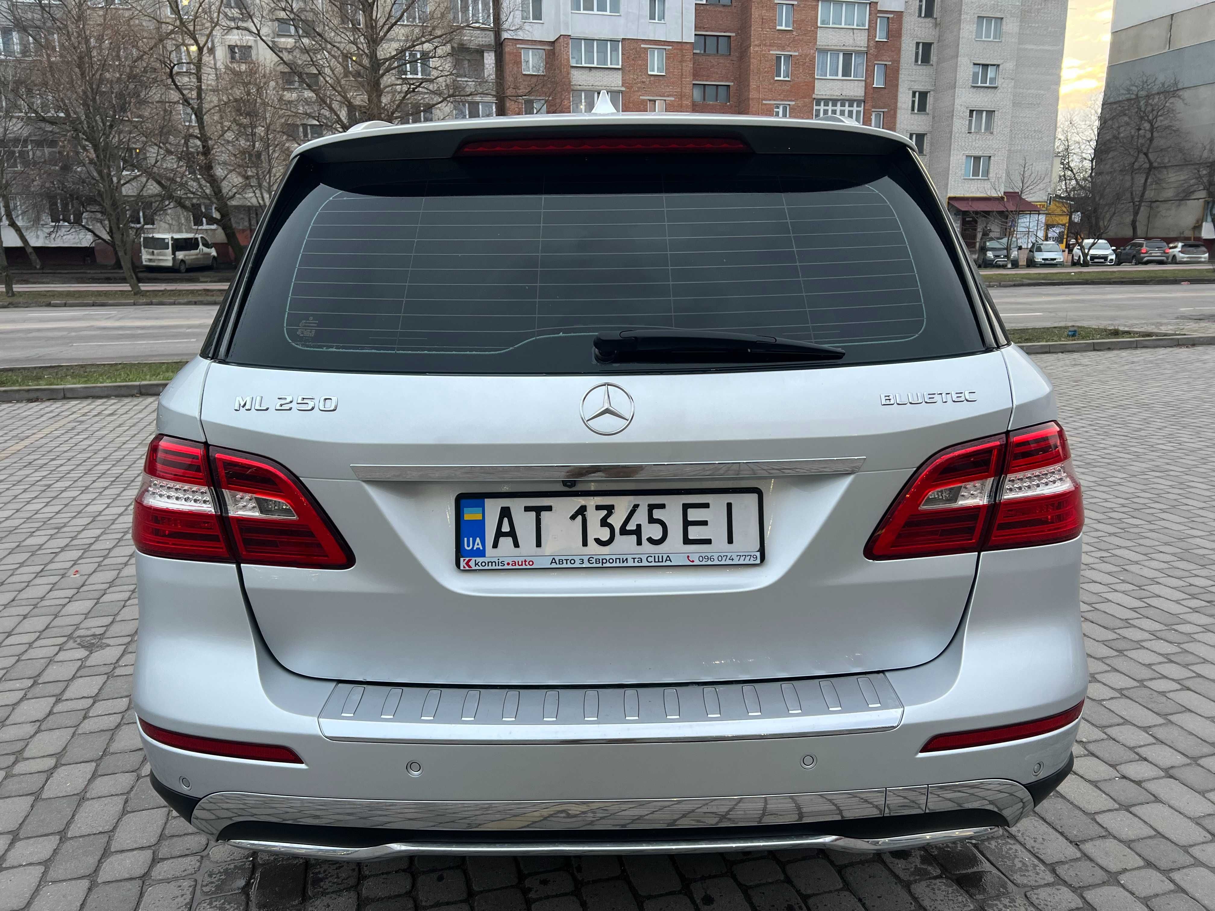 Продам Mersedes Benz ML дизель 2012 року, офіційний