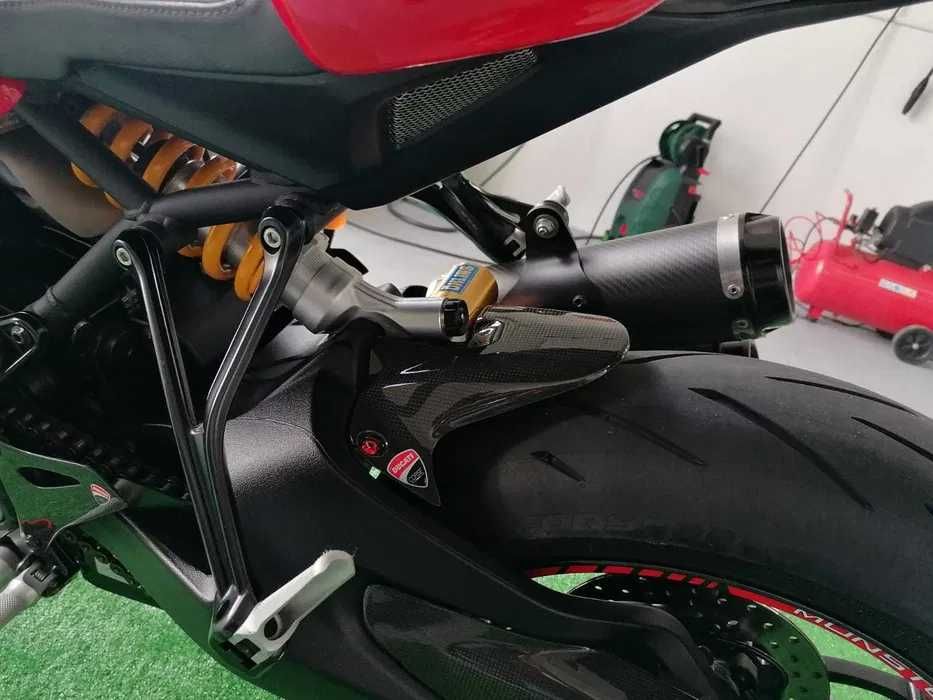 Ducati Monster 1200R, como nova!