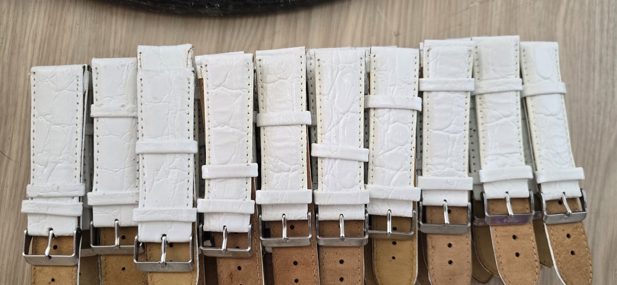 Braçaletes slick lavrados brancos 38 unidades 24mm