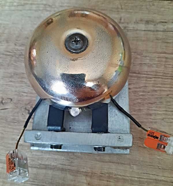Dzwonek do drzwi  220 V z lat PRL