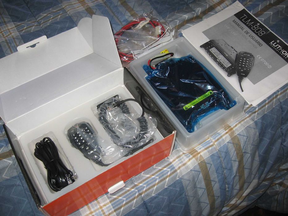 Radioamador - Transceptor VHF/UHF Luthor TLM-808 Novo