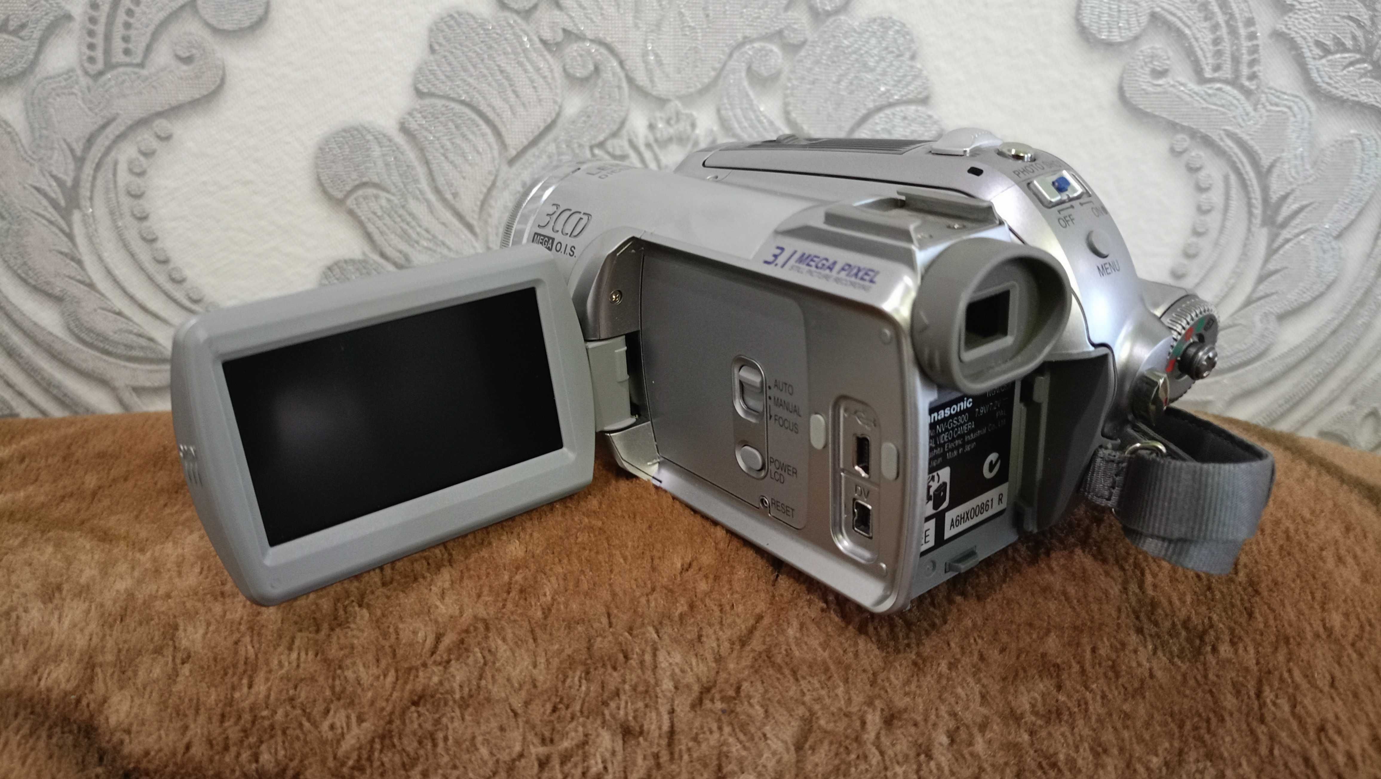 Продам відео камеру Panasonic NV-GS300 (як нова)