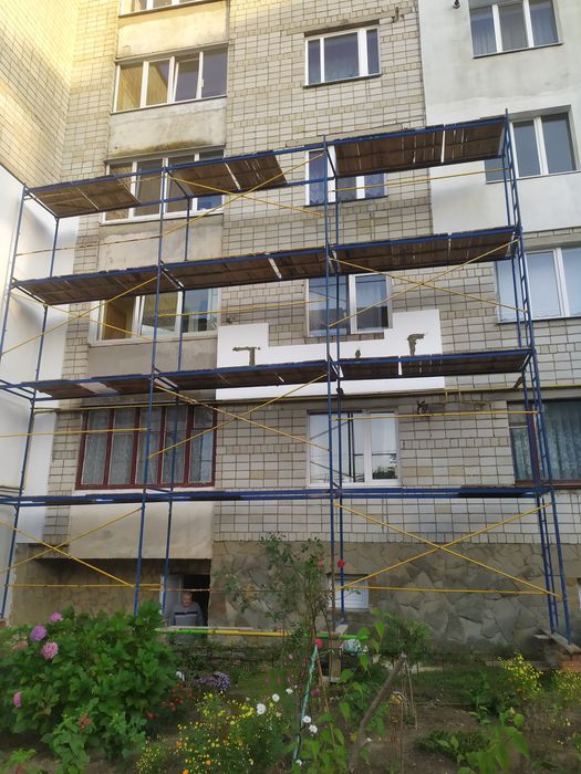 Оренда будівельне риштування.