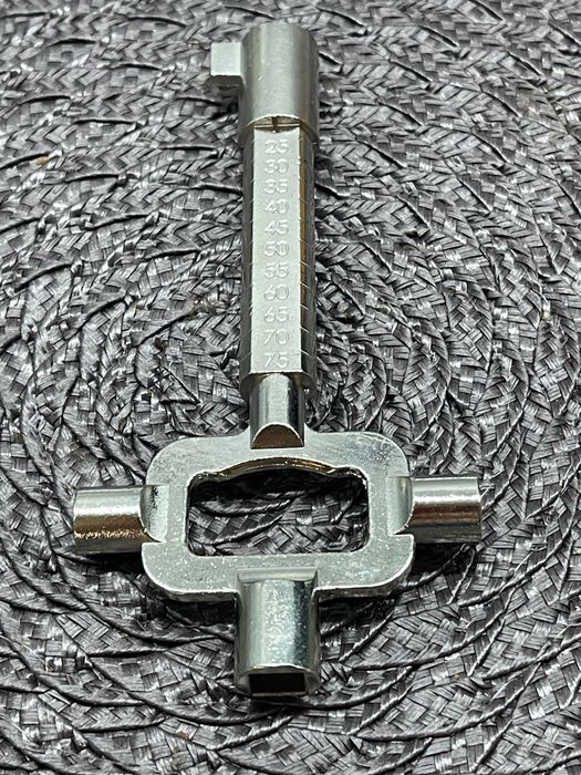 Інструмент для відкриття замків дискових,перфо,сувальдних,англійських