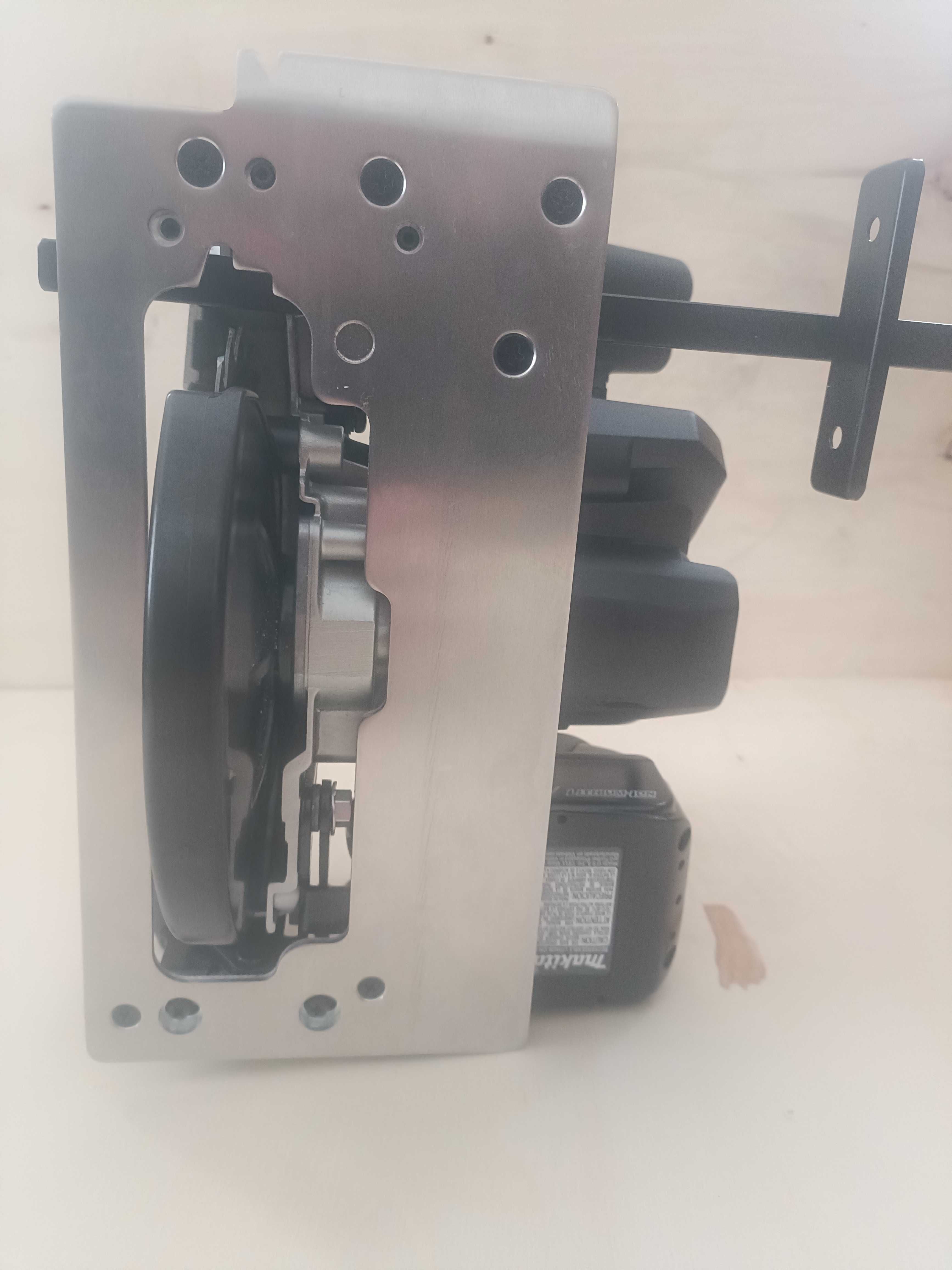 Акумуляторна дискова пила Makita XSS02,XSH04 (в європі dss611,dhs660)