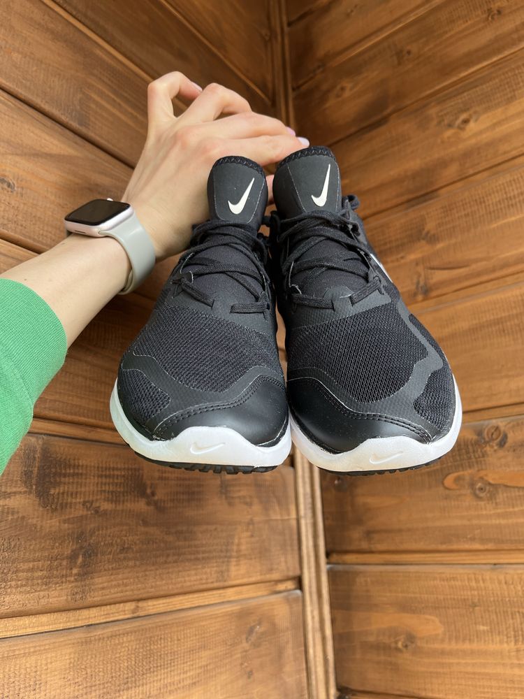 Кросівки Nike , спортивні кросівки Nike