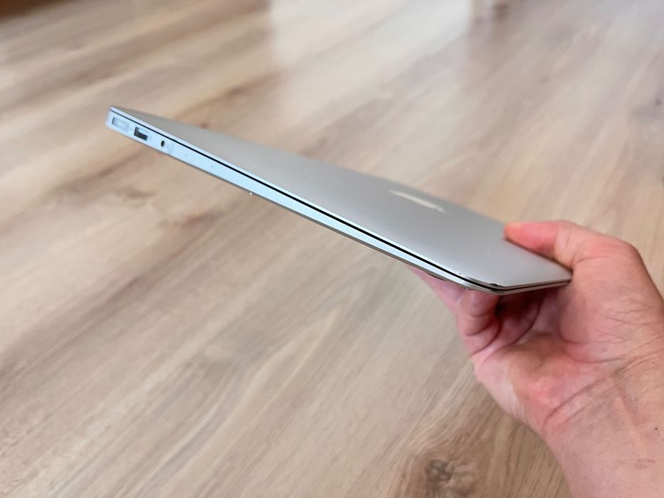  MacBook Air 13” A1466 (2014) • i5 • 8GB • 120GB SSD #29