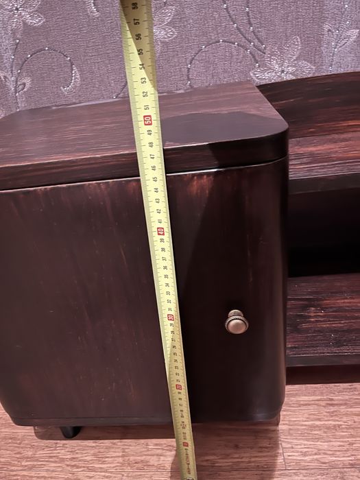 Toaletka z PRL odnowiona na RTVke