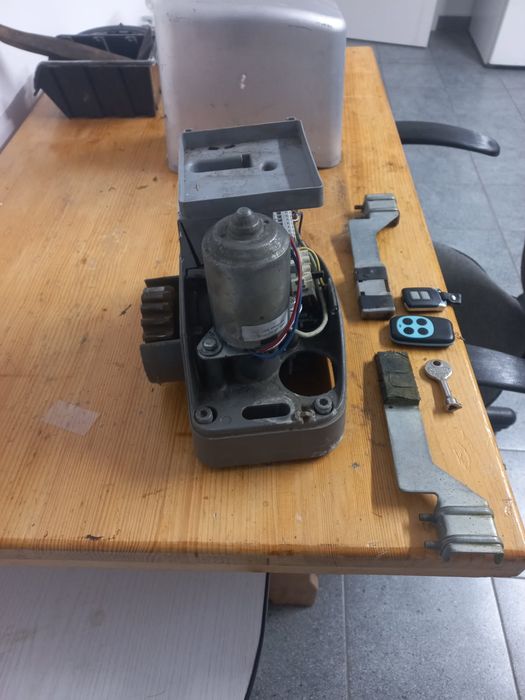 Napęd do bramy przesuwnej KEY