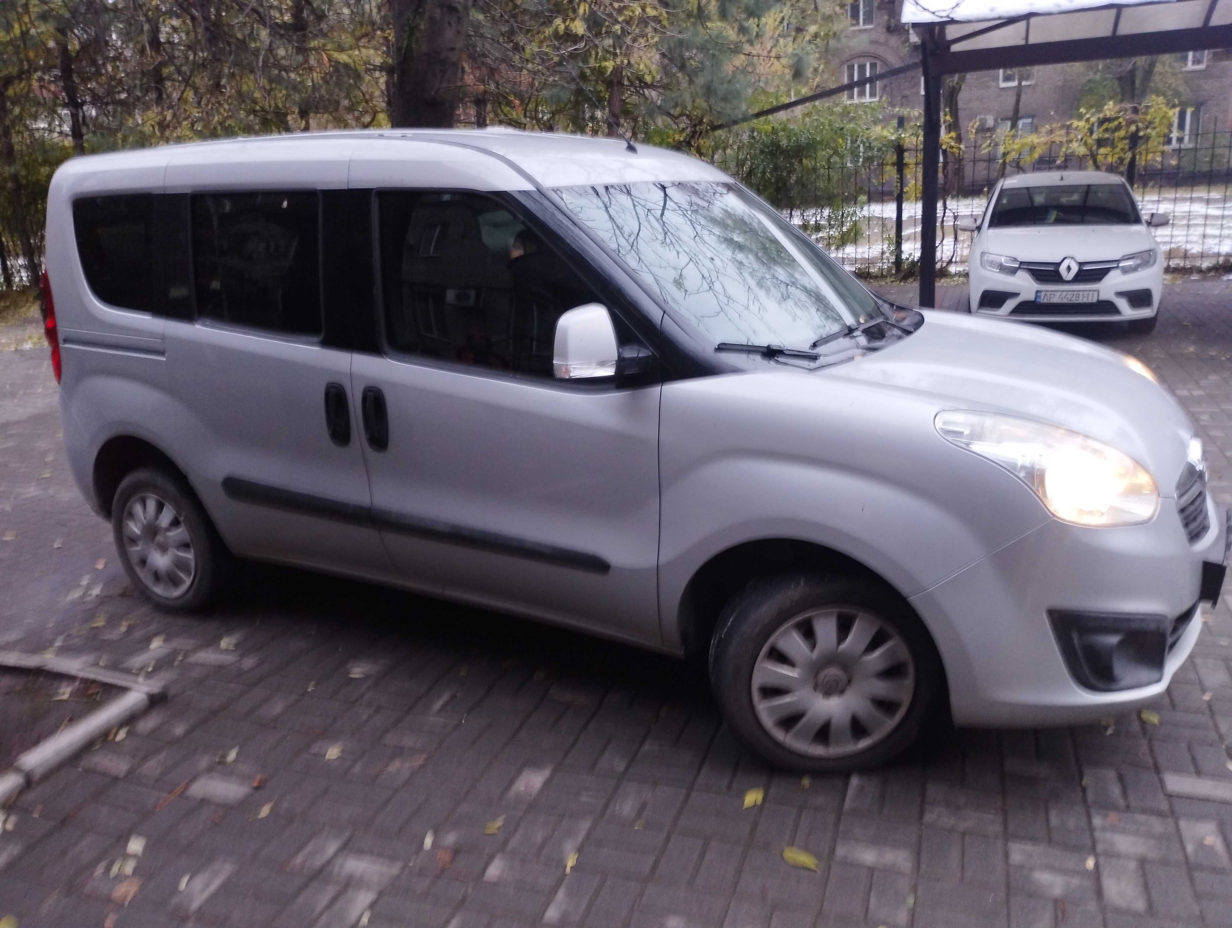 Продам  Opel Combo 2012