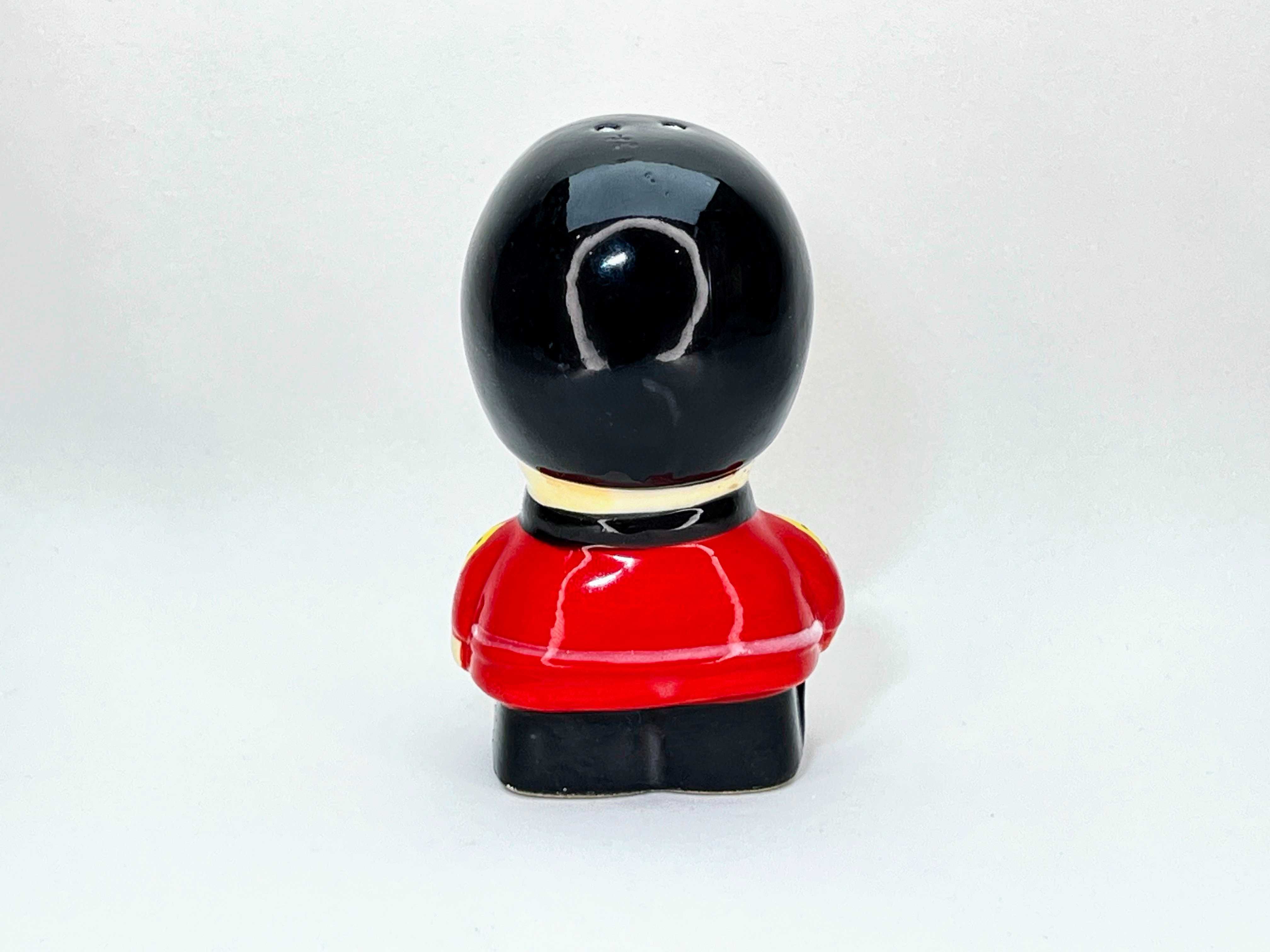 Guarda Real (Lembrança de Londres) Saleiro de Cerâmica