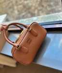 Brązowa MiuMiu Mini Bag – Idealna do Codziennego Stylu