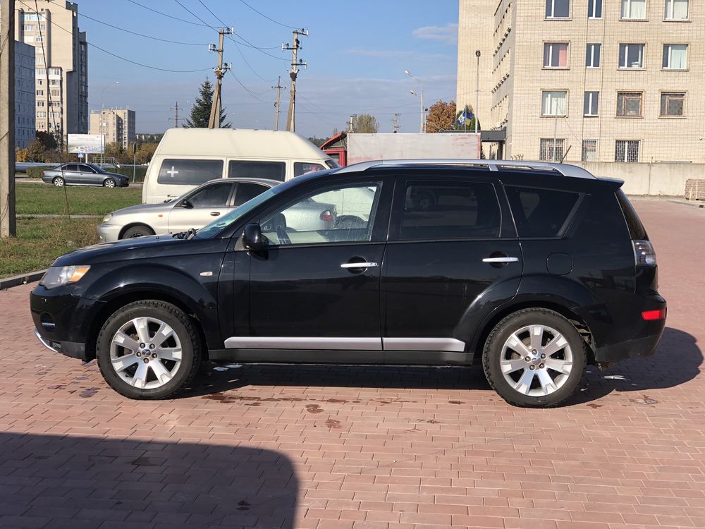 Mitsubishi Outlander XL 2007 рік, 2,4 газ/бензин, в гарному стані