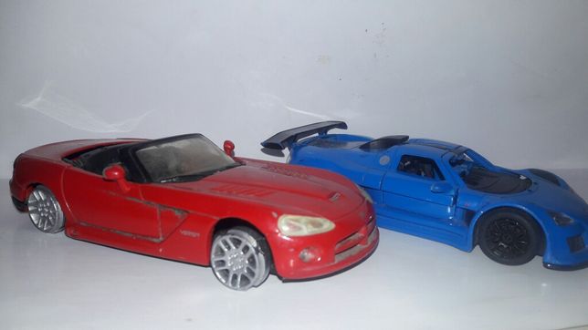Машинки (синя)Kinsmart (червона) DODGE 2003