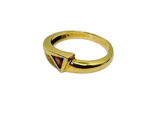 Złoty pierścionek Syntetyczny rubin próba 585 2,63g r.13