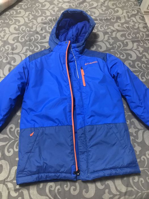 Продам подростковую зимнюю курточку Columbia