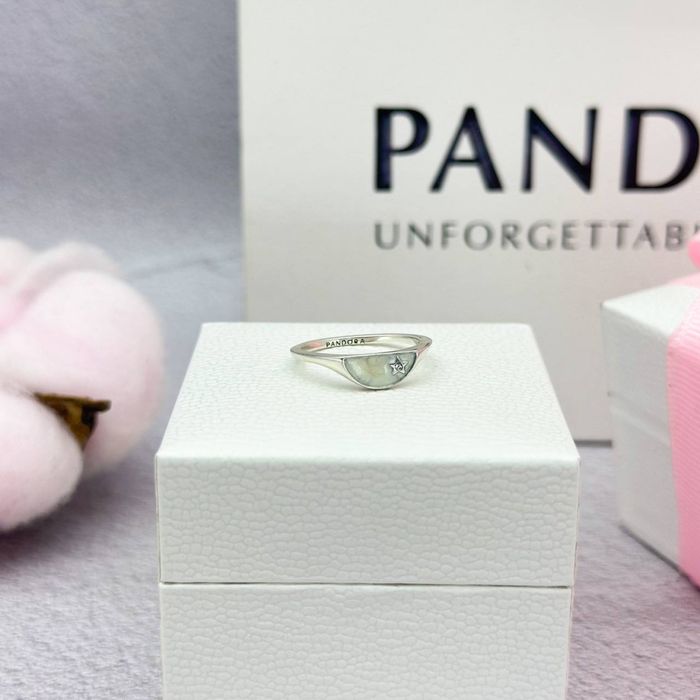 Каблучка "Півколо" з емаллю в стилі  Pandora ME 193325C01