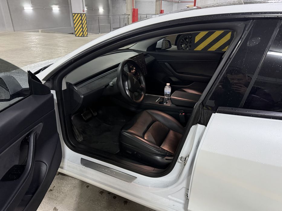 Tesla model 3 dual motor