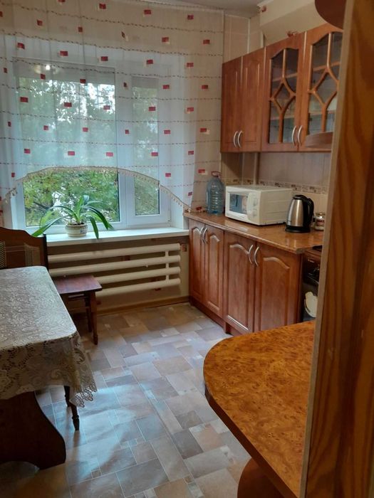 Сдам двухкомнатную на Чаривной