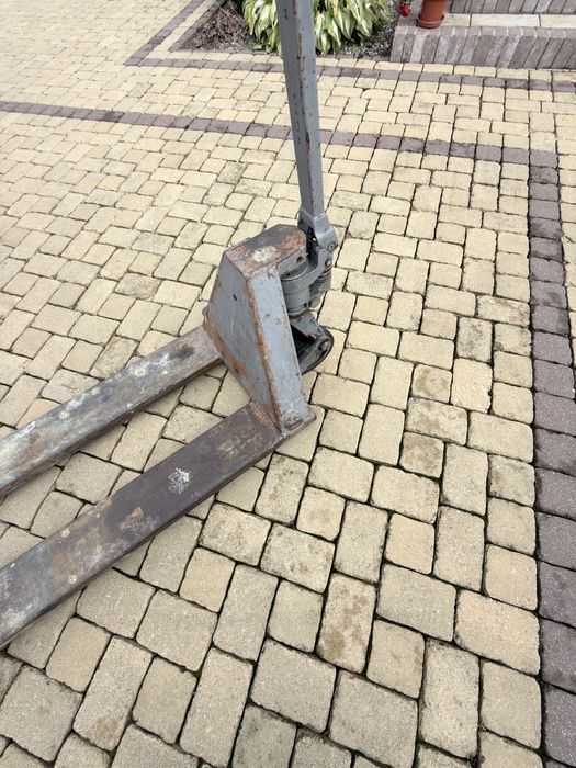Paleciak, wózek paletowy Rezerwacja