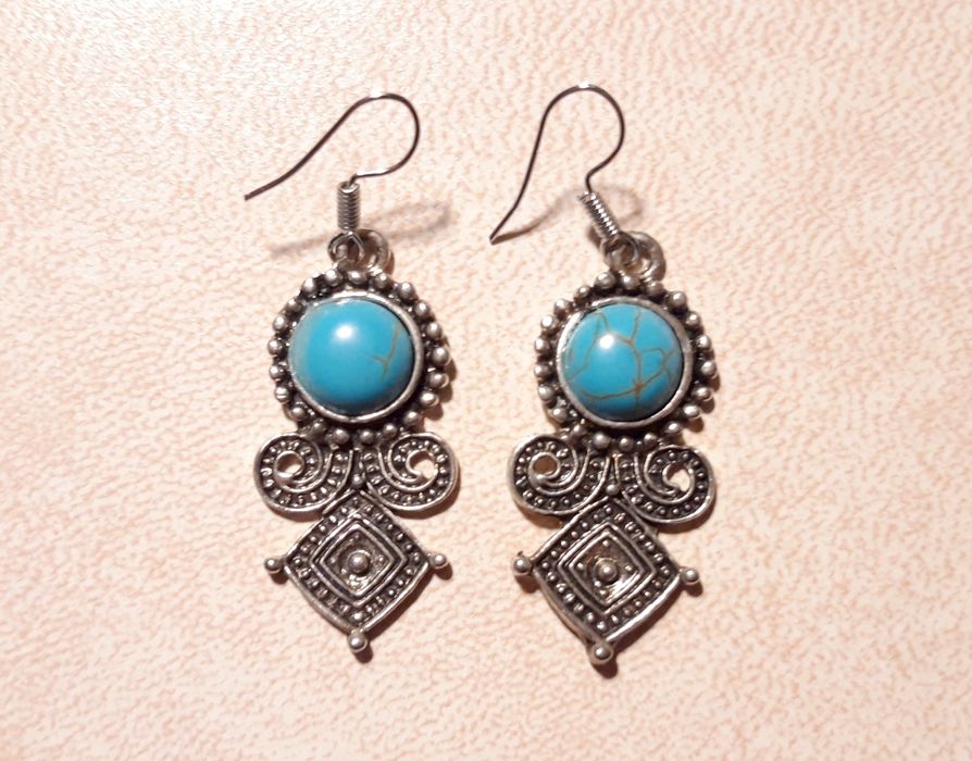 Brincos étnicos com pedra azul turquesa - NOVOS
