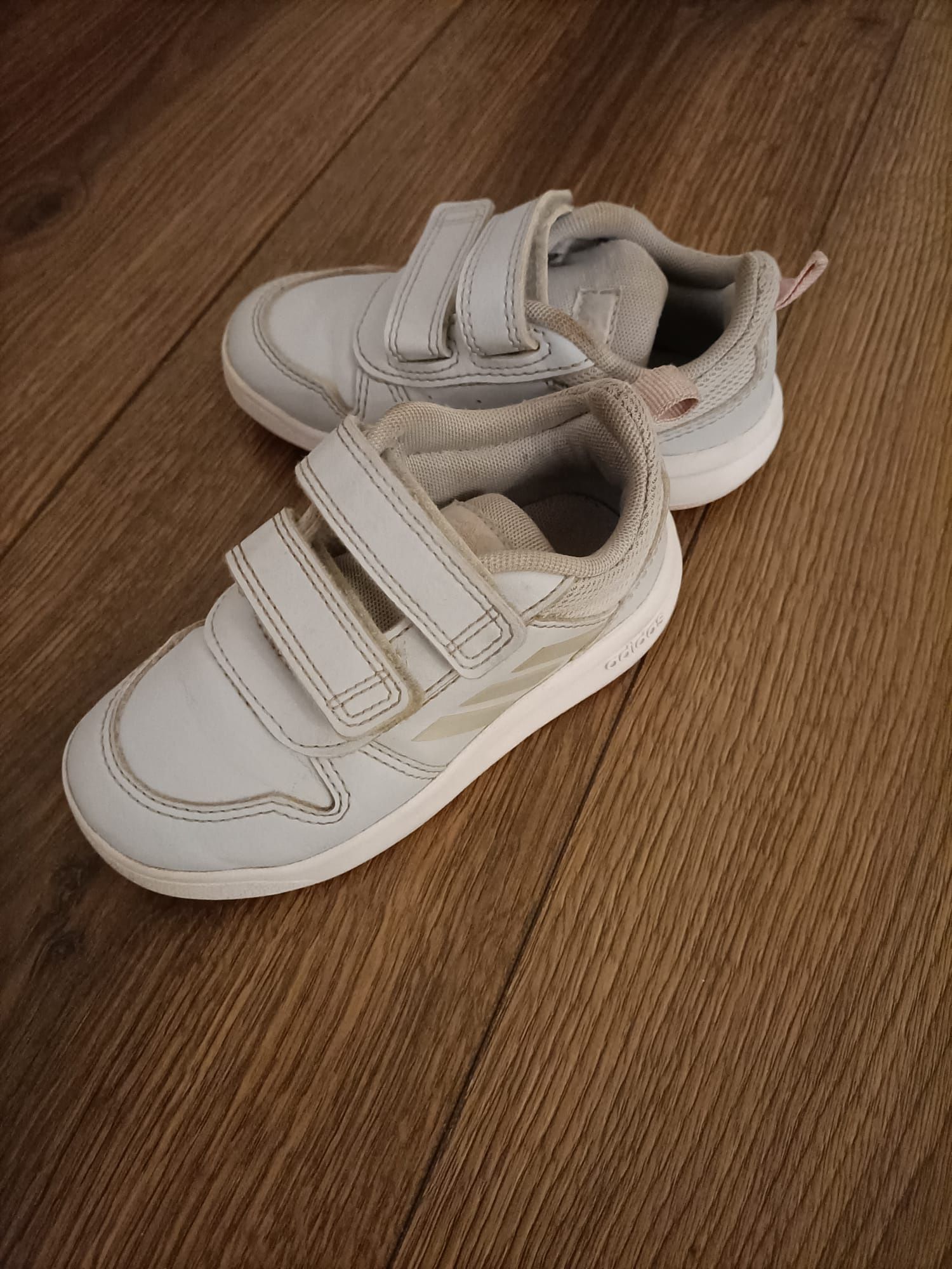 Buty dla dziewczynki adidas rozmiar 24