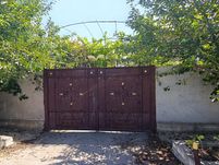 Продаж будинку на кущівці