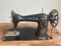 Máquina de Costura antiga SINGER