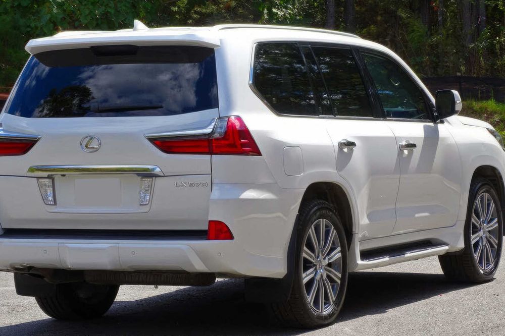Lexus LX 570      2016